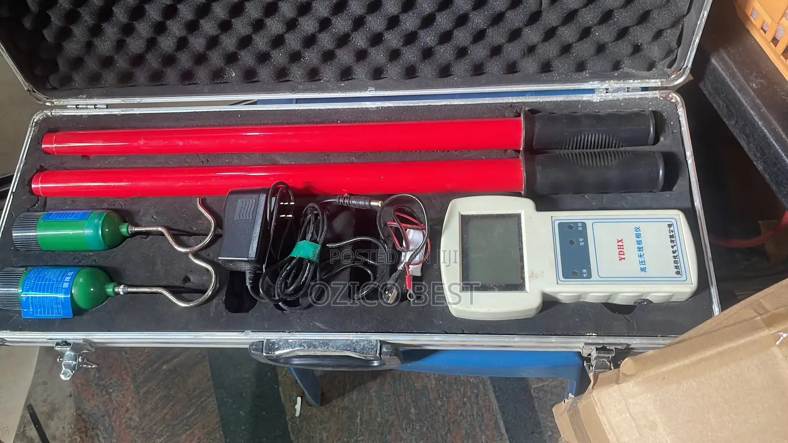 Wireless High-Voltage Phase Detector