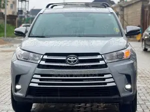 Toyota Highlander XLE V6 4x2 (3.5L 6cyl 6A) 2016 Silver