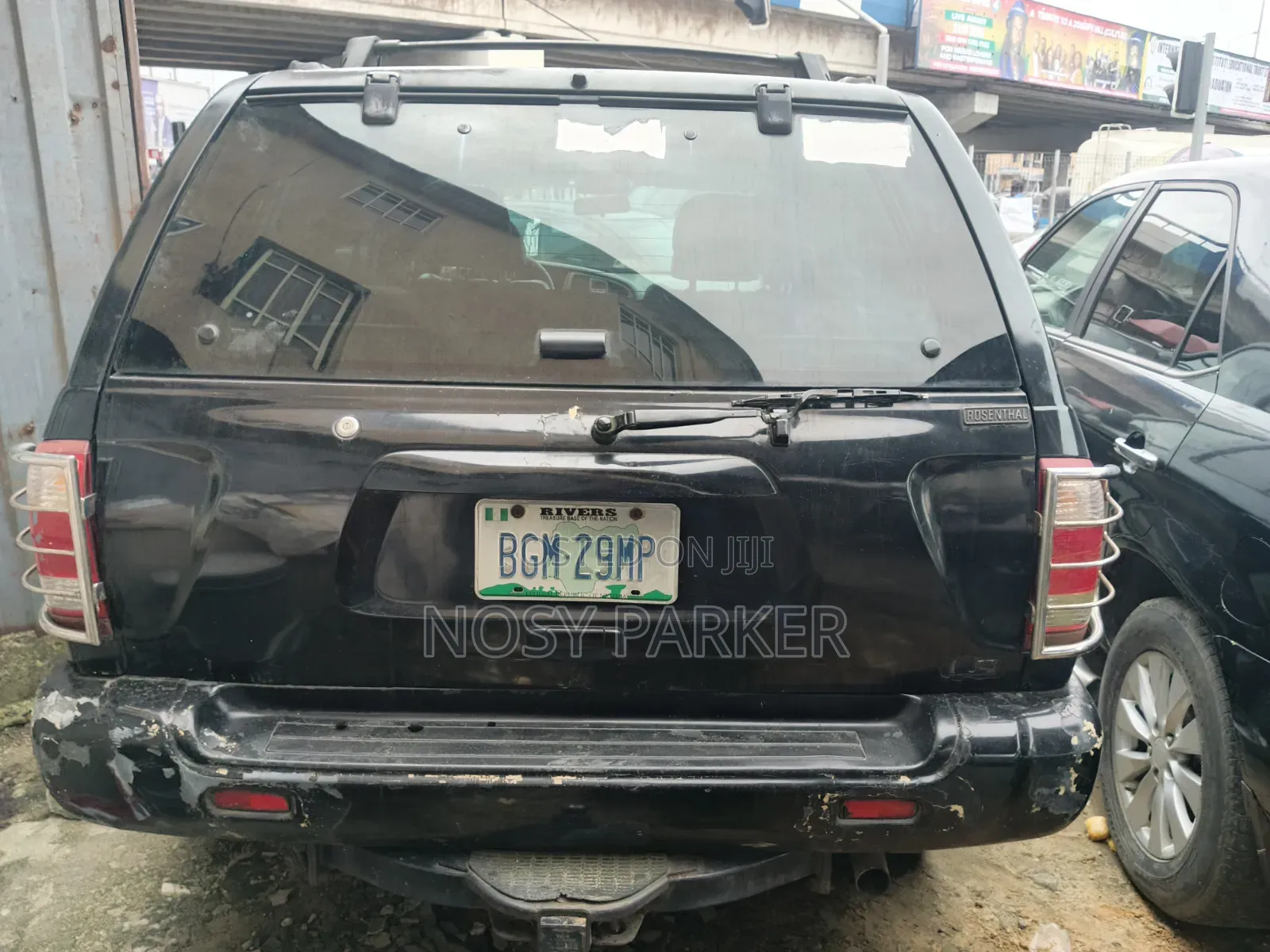 Nissan Pathfinder Automatic 2000 Black
