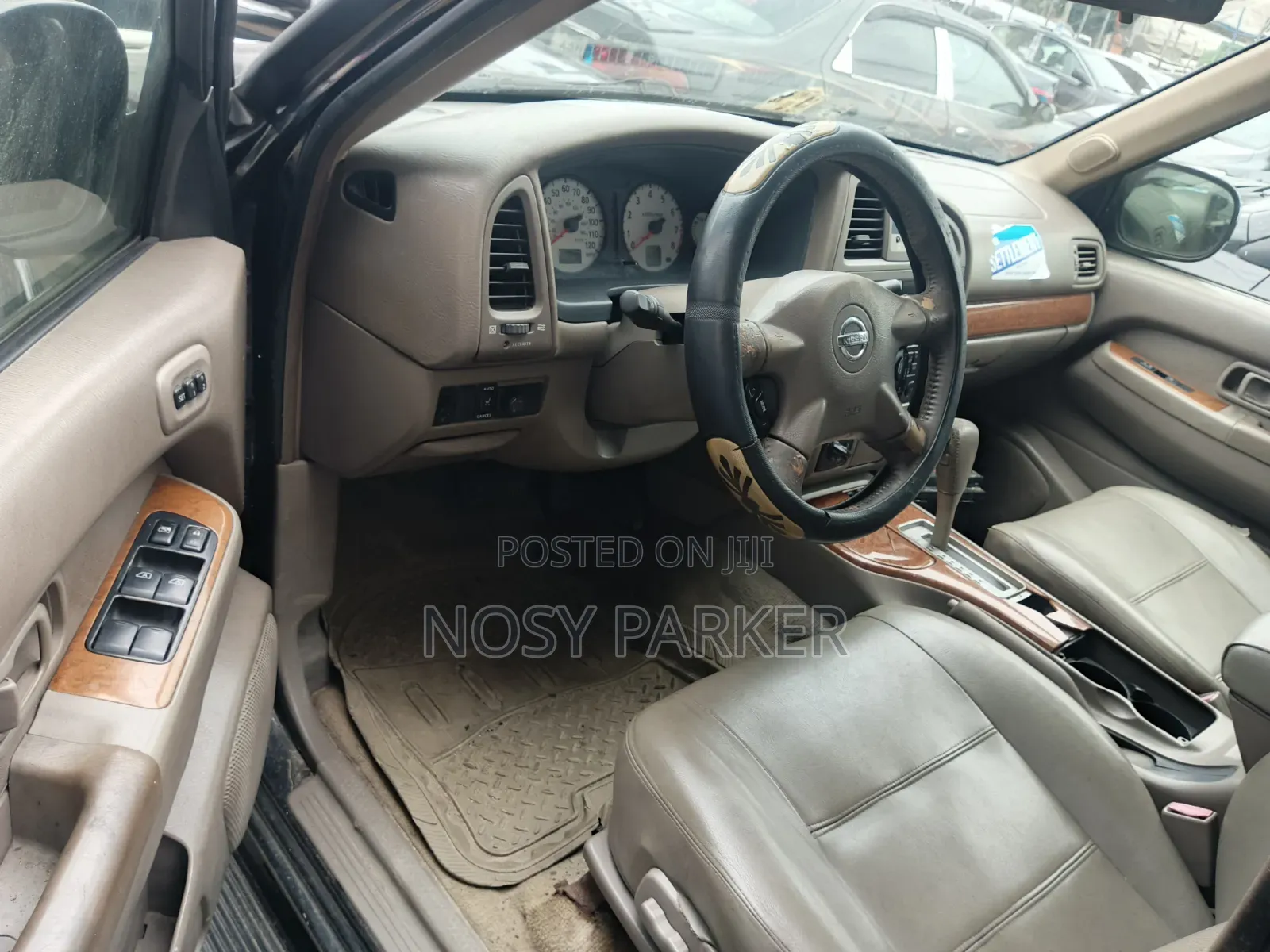 Nissan Pathfinder Automatic 2000 Black