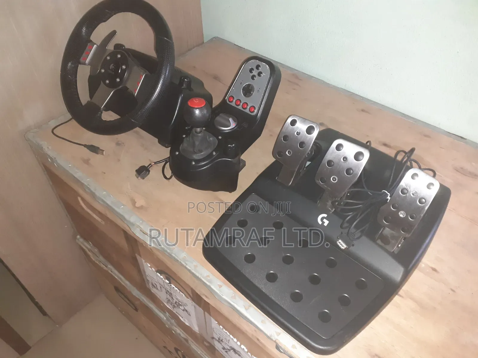 Logitech G27 Force Feedback Racing Wheel, With Sequential Shifter. Ps3
