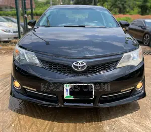 Toyota Camry SE 4dr Sedan (2.5L 4cyl 6A) 2013 Black