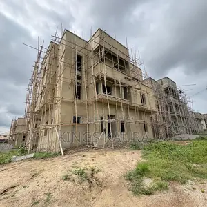 6bdrm Duplex in Apo District for sale