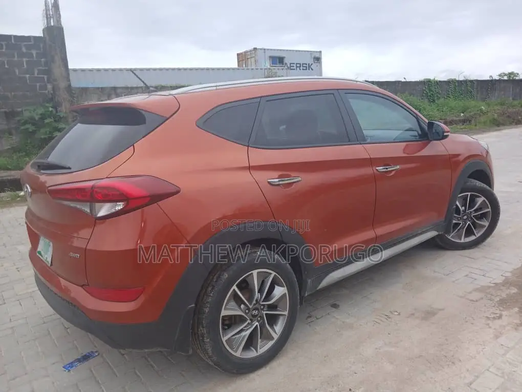 Hyundai Tucson 2017 Orange