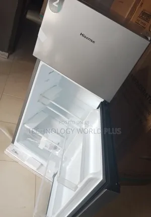 Hisense 124L Refrigerator for Efficient Cooling Performance + 2 Shelf