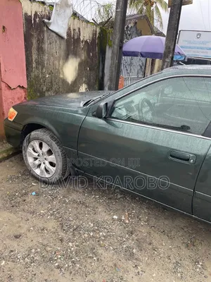 Toyota Camry 2000 Green