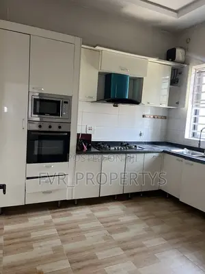 Mini Flat in Ikota for rent