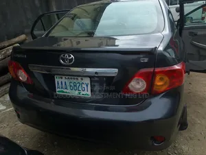 Toyota Corolla LE 4dr Sedan (1.8L 4cyl 4A) 2010 Gray