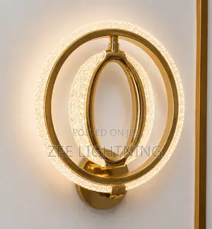 Shining Gold Wall Bracket With Top Notch Quality