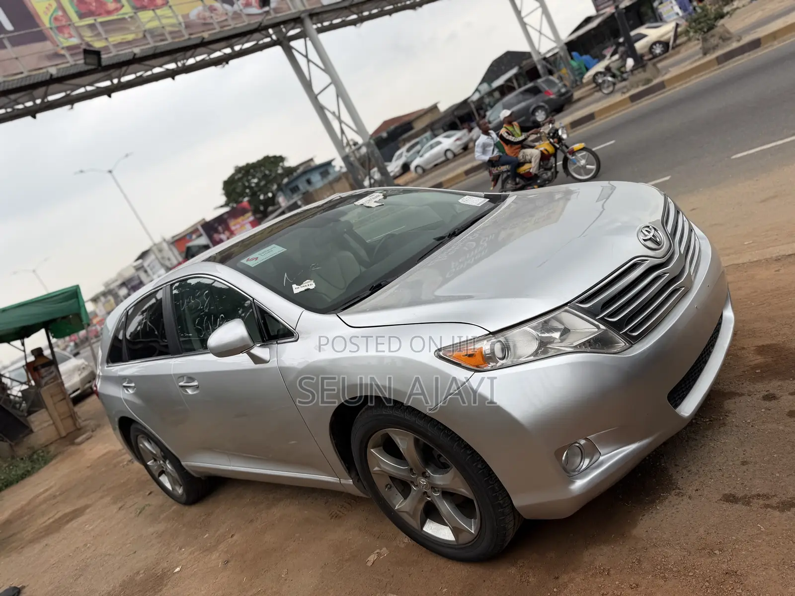 Toyota Venza LE 2010 Silver