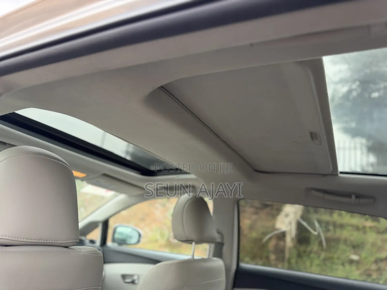 Toyota Venza LE 2010 Silver
