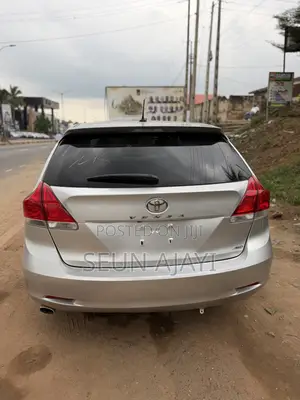 Toyota Venza LE 2010 Silver
