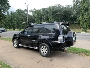 Mitsubishi Pajero 2018 Black