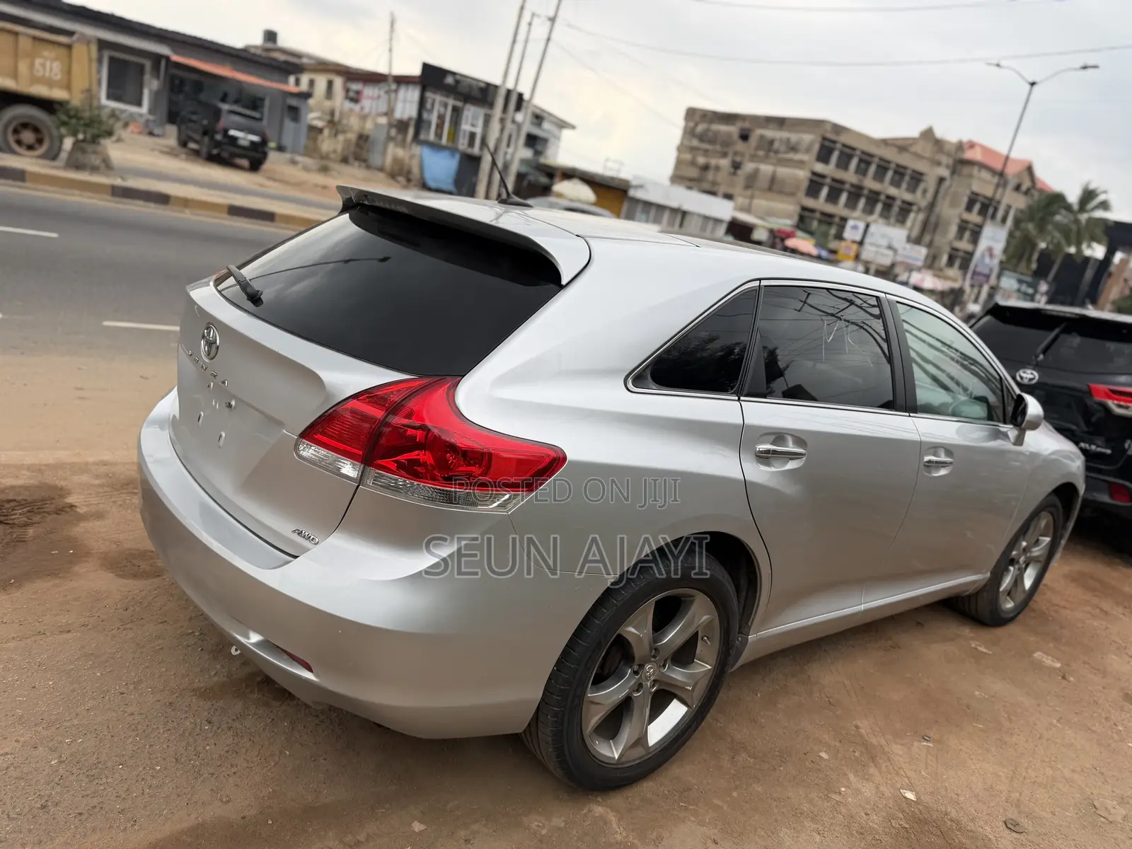 Toyota Venza LE 2010 Silver