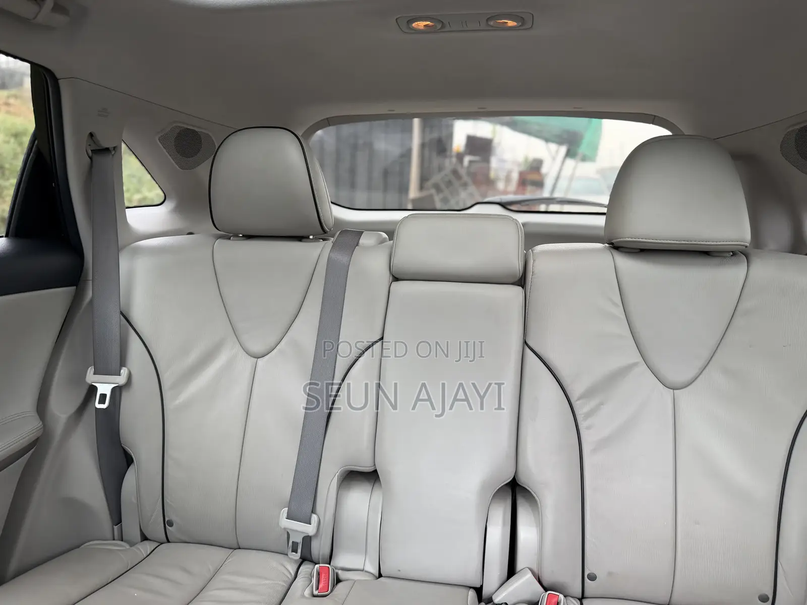 Toyota Venza LE 2010 Silver