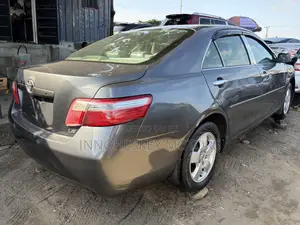 Toyota Camry LE 4dr Sedan (2.4L 4cyl 5A) 2008 Gray
