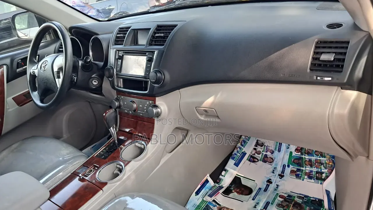Toyota Highlander 2012 Gray