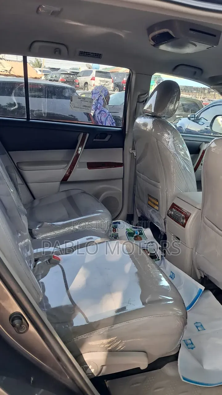 Toyota Highlander 2012 Gray