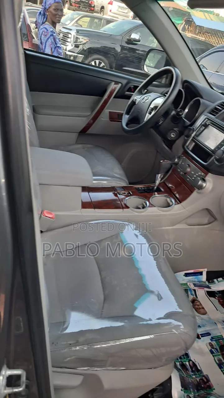 Toyota Highlander 2012 Gray