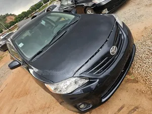 Toyota Corolla LE 4dr Sedan (1.8L 4cyl 4A) 2011 Black