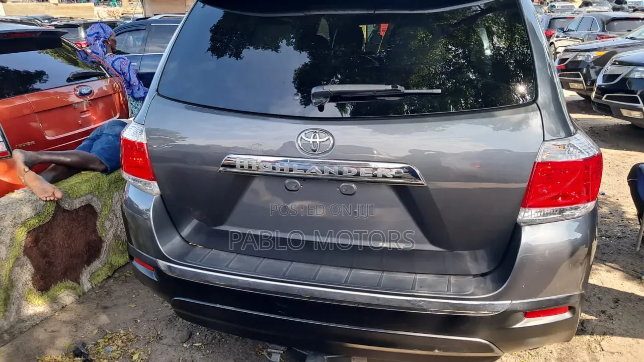 Toyota Highlander 2012 Gray
