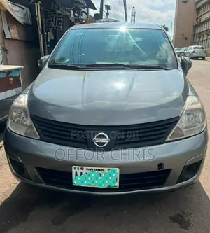 Nissan Versa 2008 Gray