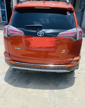 Toyota RAV4 2016 Orange