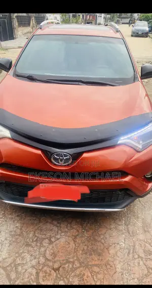 Toyota RAV4 2016 Orange