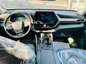 Toyota Highlander XLE 2022 Black