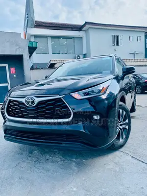 Toyota Highlander XLE 2022 Black