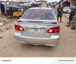 Toyota Corolla 2005 Silver