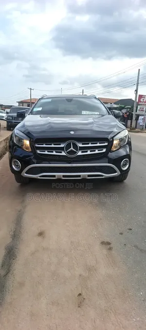 Mercedes-Benz GLA 250 2017 Black