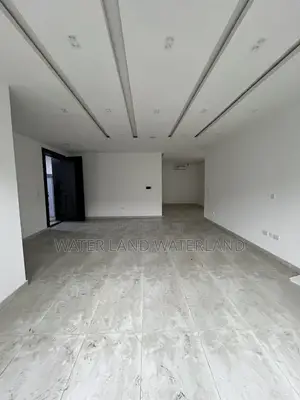 3bdrm Penthouse in Victoria Island Extension for sale