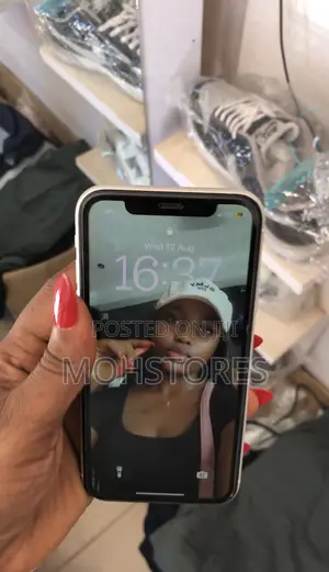Apple iPhone 11 64 GB White