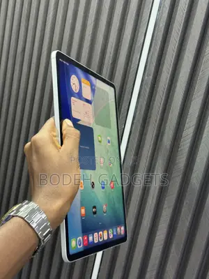 Apple iPad Pro 12.9 (2022) 128 GB Silver