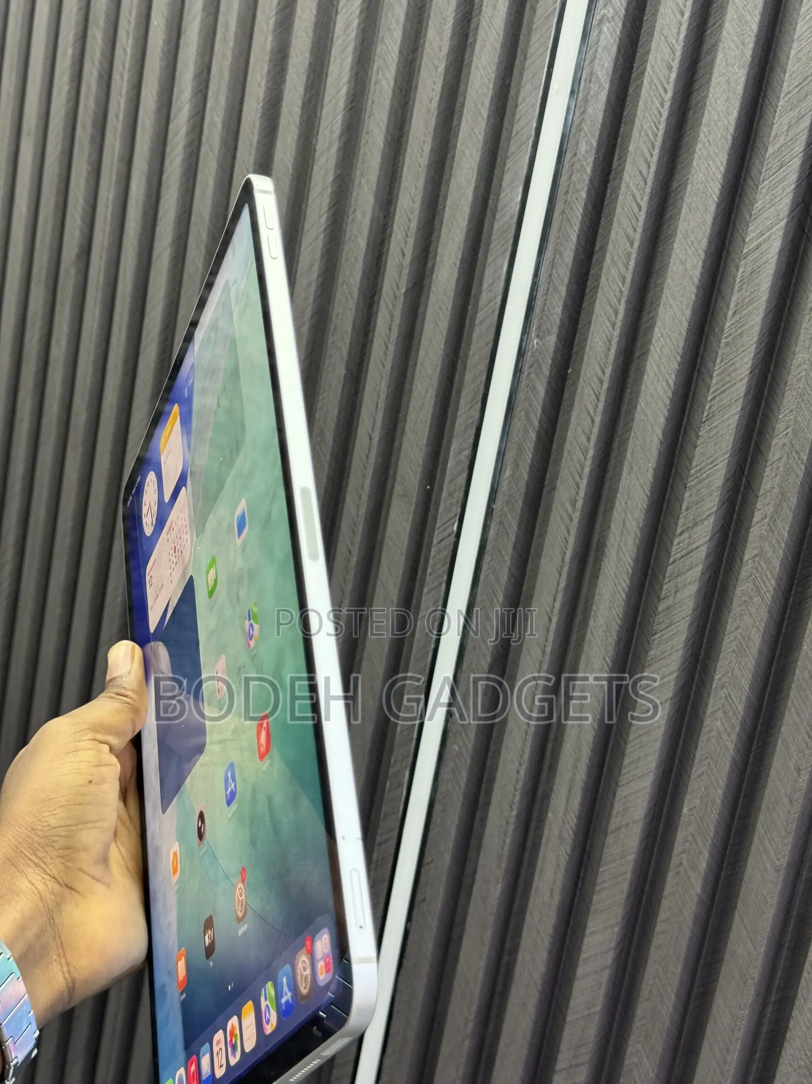 Apple iPad Pro 12.9 (2022) 128 GB Silver