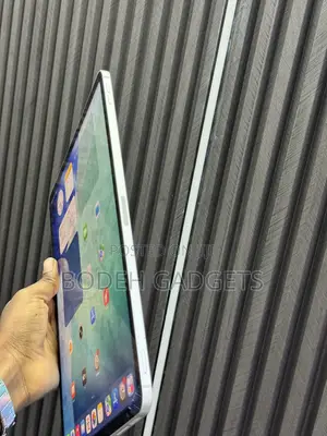Apple iPad Pro 12.9 (2022) 128 GB Silver