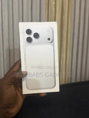 New Apple iPhone 17 Pro Max 256 GB Silver