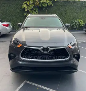 Toyota Highlander XLE 2022 Gray