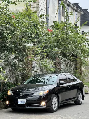 Toyota Camry SE 4dr Sedan (2.5L 4cyl 6A) 2013 Black