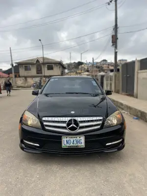 Mercedes-Benz C300 Sport 4Matic Sedan AWD (3.0L 6cyl 7A) 2011 Black