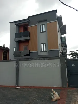 5bdrm Duplex in Secured Estate, Magodo Isheri for sale