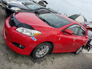 Toyota Matrix Hatchback FWD (1.8L 4cyl 5M) 2010 Red