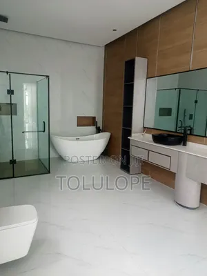 3bdrm Block of Flats in Lekki Phase 1 for rent