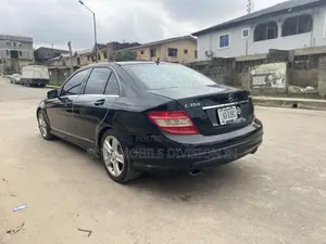 Mercedes-Benz C300 Sport 4Matic Sedan AWD (3.0L 6cyl 7A) 2011 Black