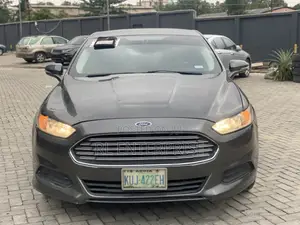 Ford Fusion SE 4dr Sedan (2.5L 4cyl 6A) 2015 Gray