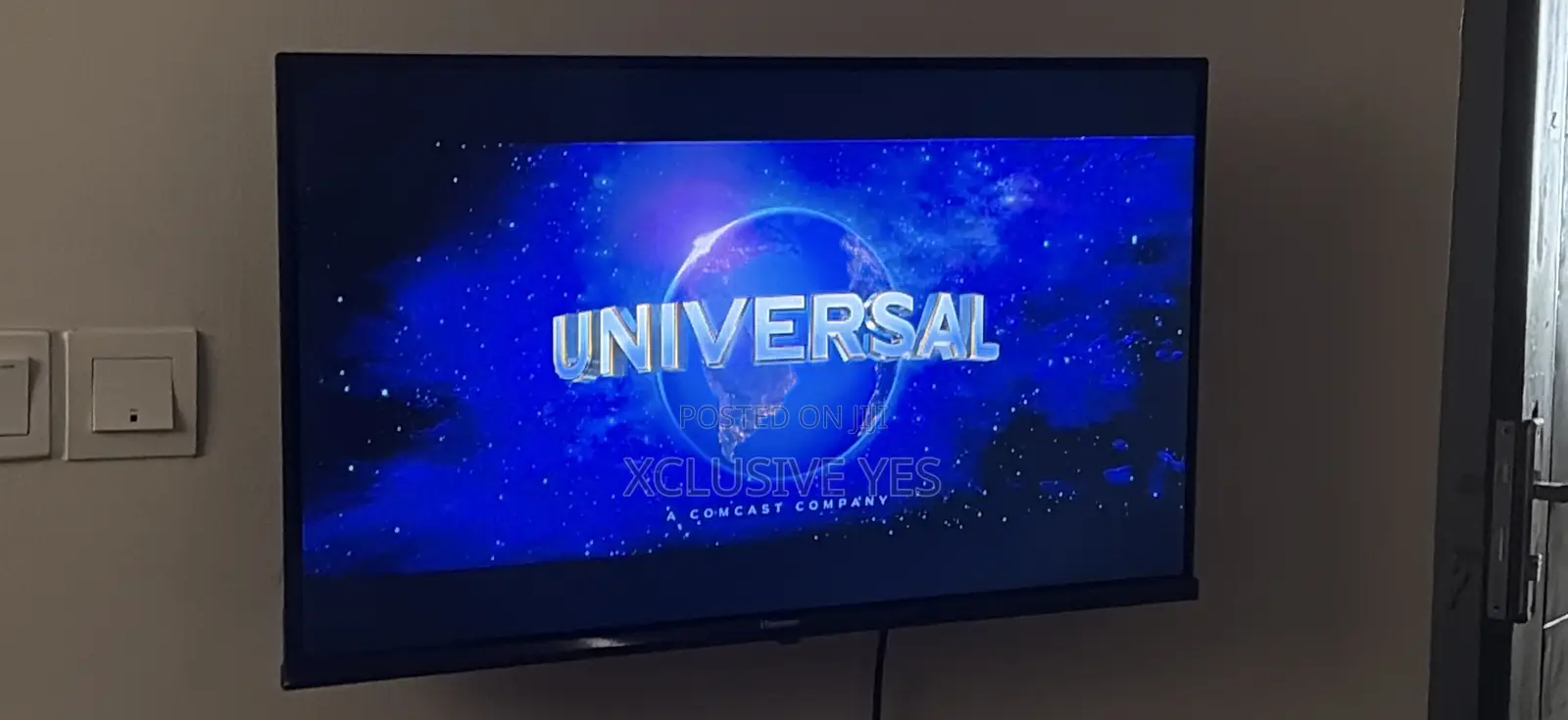 32 Inches Smart Hisense TV