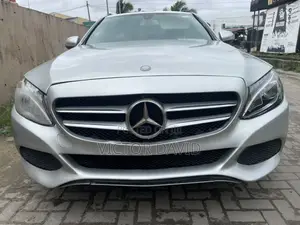 Mercedes-Benz C300 Base AWD 4Matic Sedan (2.0L 4cyl 7A) 2015 Silver