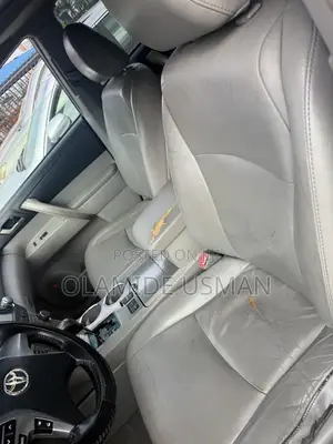 Toyota Highlander SE 2011 Gray