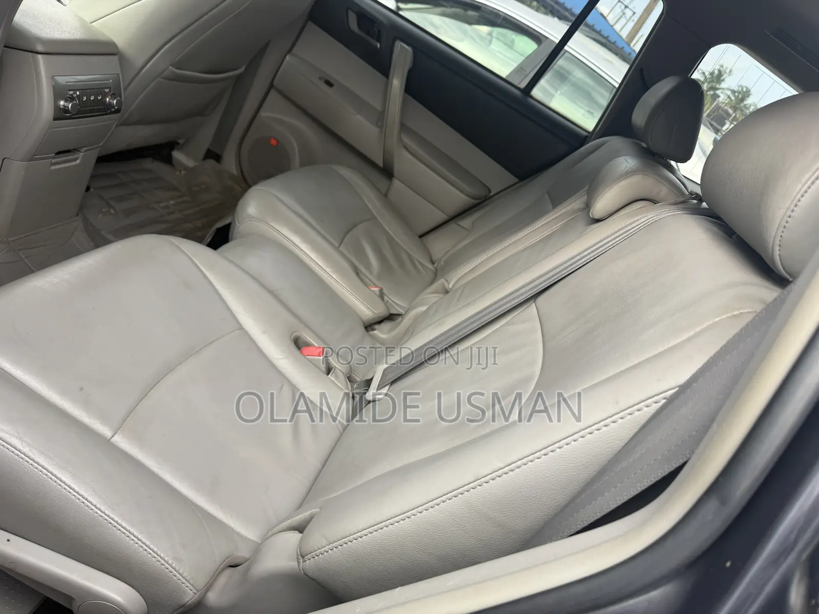 Toyota Highlander SE 2011 Gray